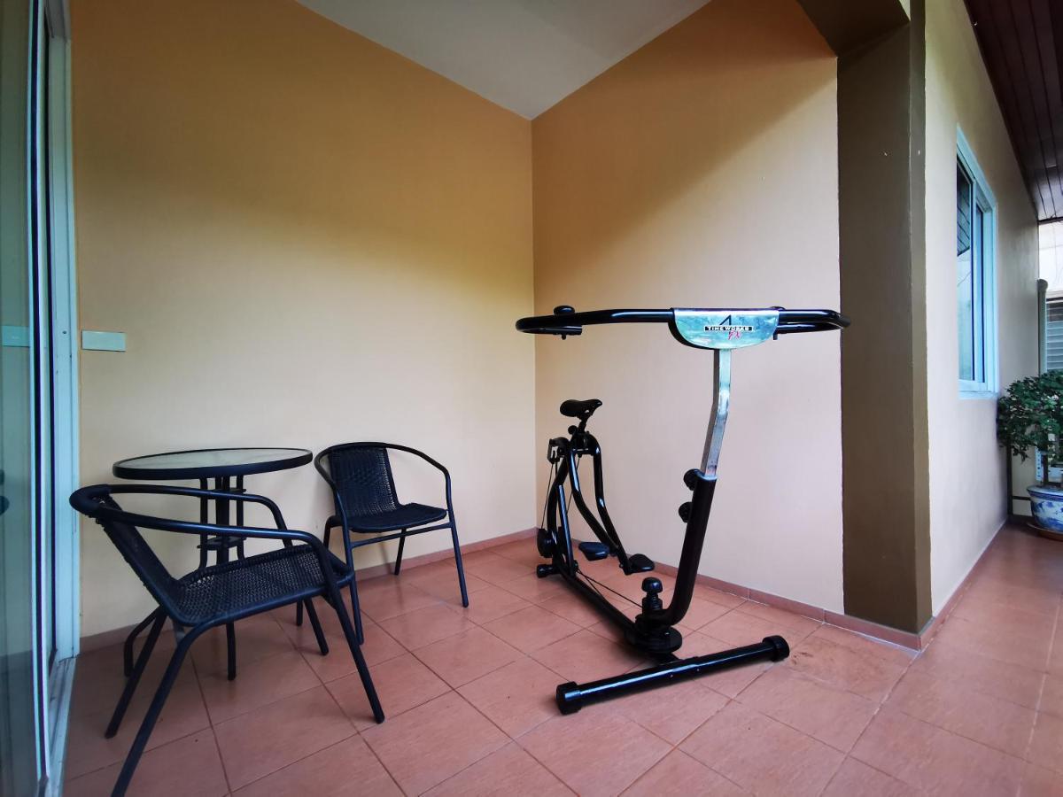 Thepprasit Cosy Praia de Jomtien Exterior foto
